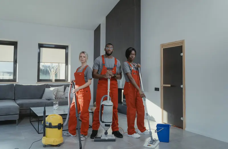 Rein & Fein Team bei einer Sonderreinigung